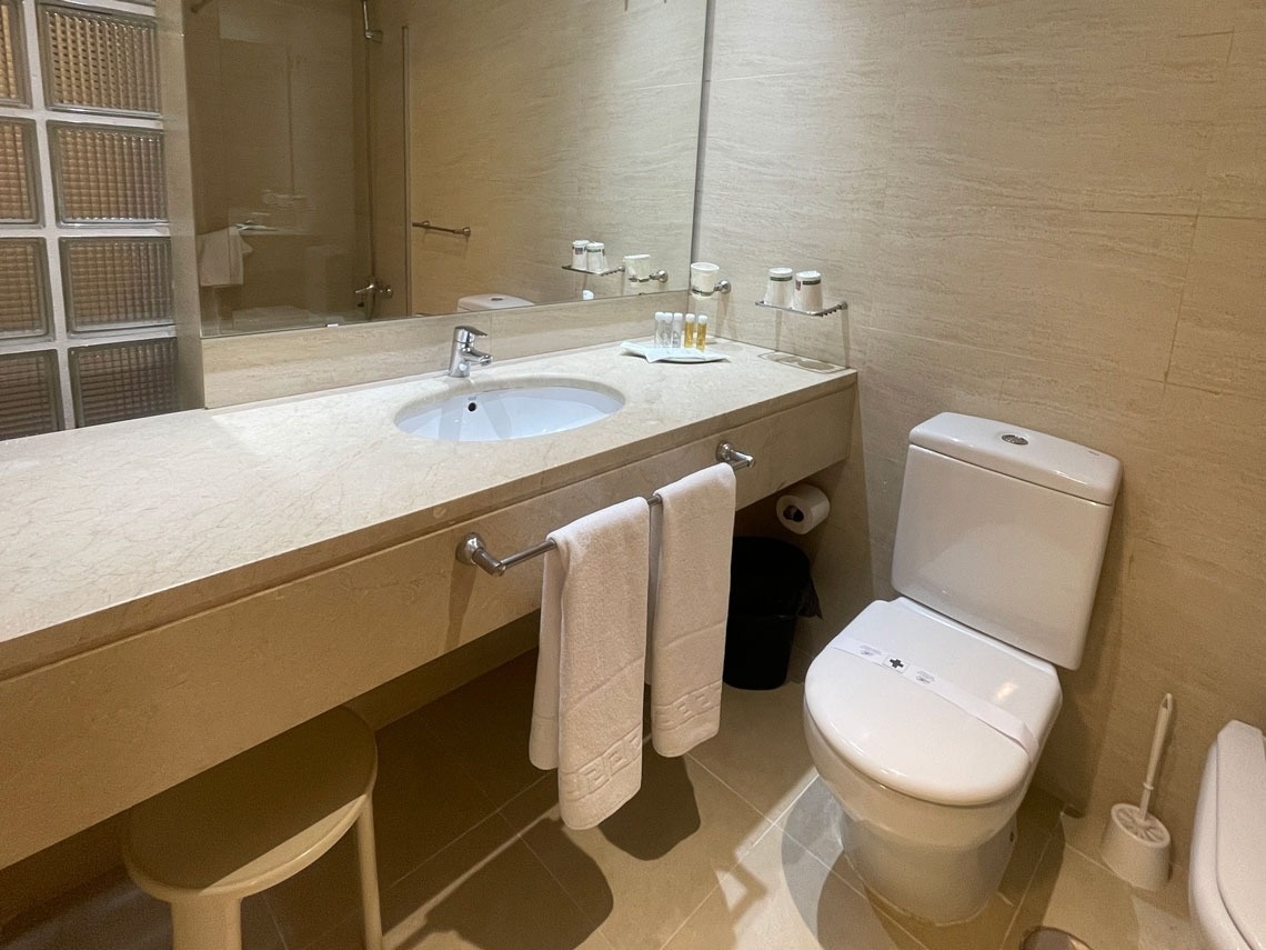 Oferta hotel con niño gratis en Roquetas de Mar. 2 noches con pensión completa desde 102€ / pers.