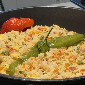Fried rice with peppers and vegetables at Hotel Neptuno.