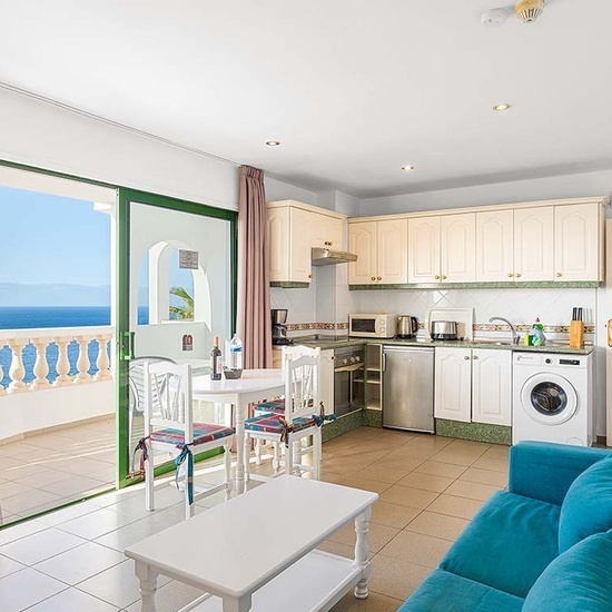 One-bedroom Atlantic Superior Apartment with balcony and sea view