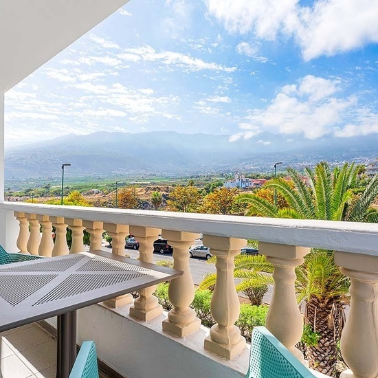 One-Bedroom Teide Apartment with sunny balcony and Teide View