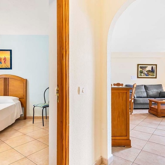 Sunny 2 Bedroom Apartment with Pool Views