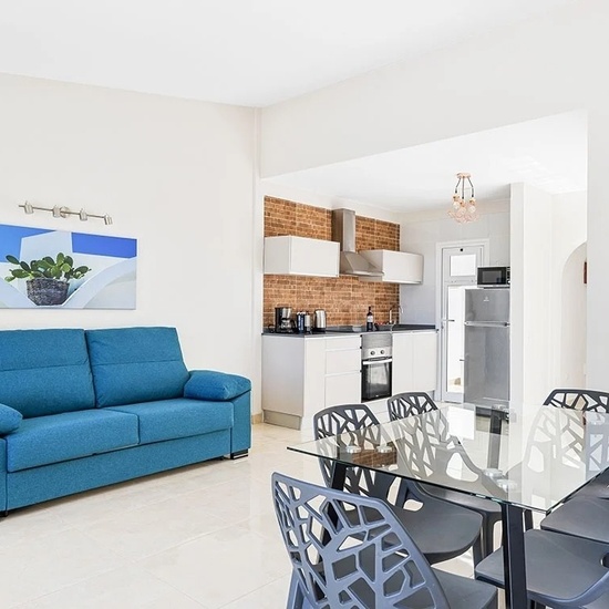 Bungalow Premiun de 2 Dormitorio con Terraza Chill Out + Jacuzzi + Vistas al Mar + Mesa Ping Pong