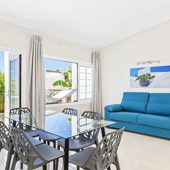 Bungalow Premiun de 2 Dormitorio con Terraza Chill Out + Jacuzzi + Vistas al Mar + Mesa Ping Pong