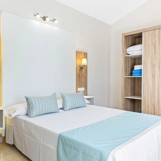 Bungalow Premiun de 2 Dormitorio con Terraza Chill Out + Jacuzzi + Vistas al Mar + Mesa Ping Pong