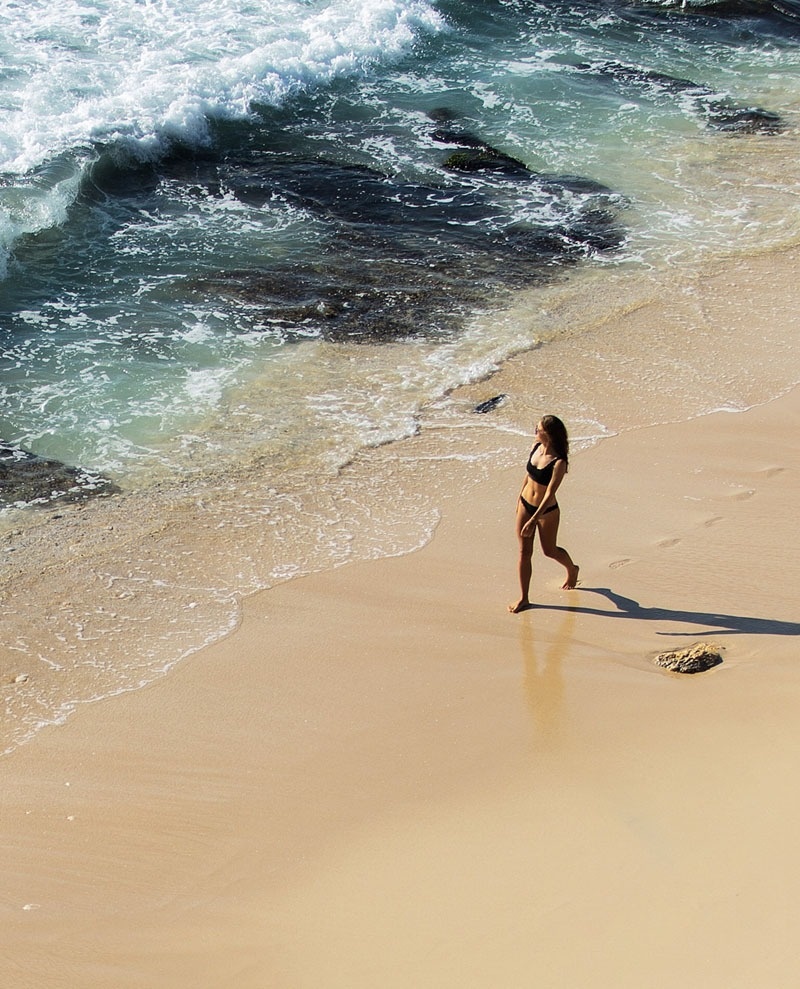 deux femmes reçoivent un massage à l' extérieur