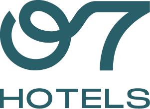 un logotipo azul y blanco para hoteles 97