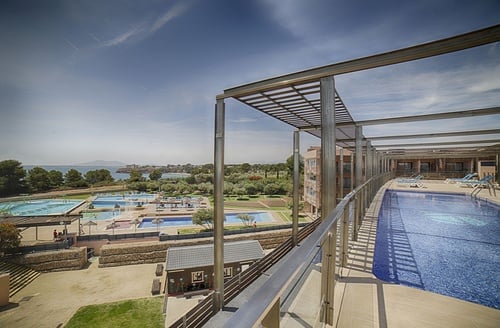Hotel en el Delta del Ebro | Ohtels Les Oliveres: piscina y vistas al mar.