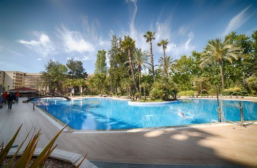 Piscina do Hotel Vila Romana, perto de Porto Aventura.