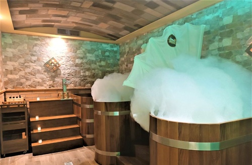 Spa no Ohtels Vila Romana, Hotel perto de Porto Aventura, com banheiras de espuma.