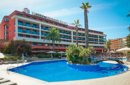Hotel Vila Romana: piscina e palmeiras, perto de Porto Aventura.