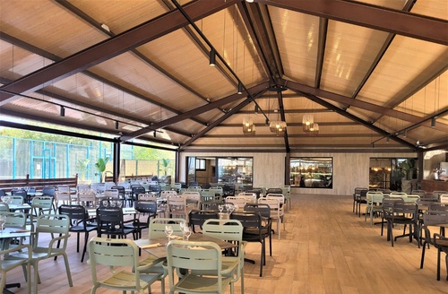 Hotel tudo incluído em Mazagón, Huelva | Ohtels Mazagón. Restaurante ao ar livre com mesas e cadeiras.