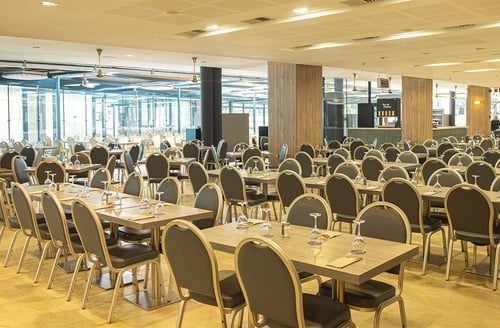 Amplio salón para eventos en Hotel en el Delta del Ebro | Perelló | Ohtels Les Oliveres.