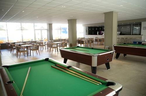 Salas de jogos e restaurante no Hotel no centro de Salou | Ohtels Villa Dorada