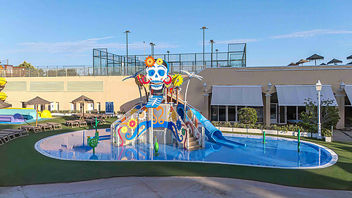 Parque aquático infantil no hotel: escorrega e diversão na água Hotel tudo incluído em La Pineda | Ohtels La Hacienda.