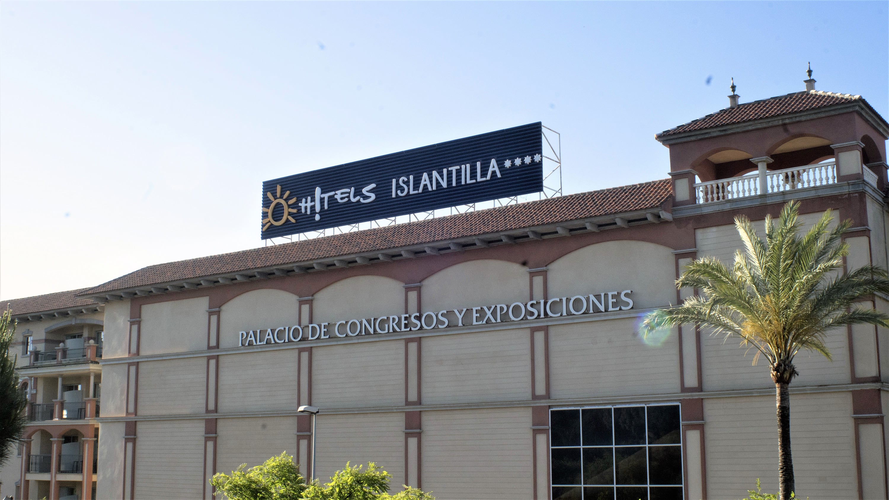 Hotels Islantilla, Palacio de Congresos y Exposiciones All-inclusive hotel in Islantilla, Huelva | Ohtels Islantilla.