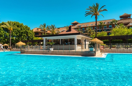 Piscine extérieure et bar de votre hôtel tout compris à Islantilla, Huelva | Ohtels Islantilla