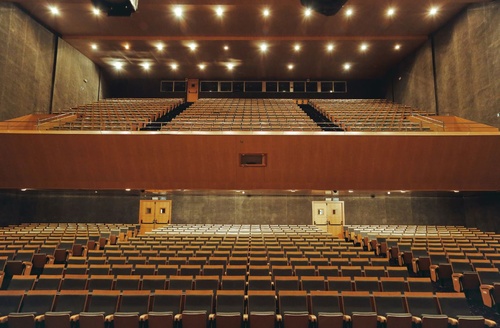 L'auditorium vide d'un hôtel tout compris à Islantilla, Huelva | Ohtels Islantilla