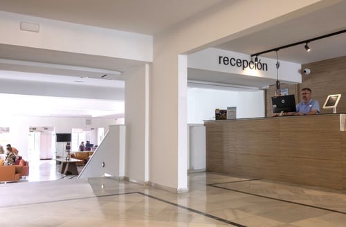 Recepción de Ohtels Carabela Beach & Golf: El servicio que buscas en tu hotel en Matalascañas.
