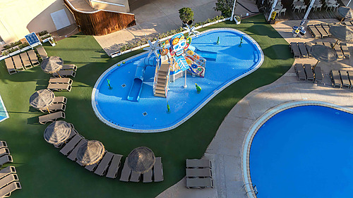 Parque aquático infantil e piscina grande para férias inesquecíveis. Hotel tudo incluído em La Pineda | Ohtels La Hacienda