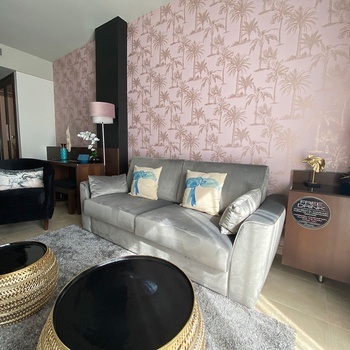 On Aleta Room 