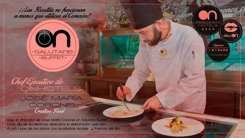 On Hotels: Küchenchef José María Coronel präsentiert kreative Gerichte im Salutare Buffet.