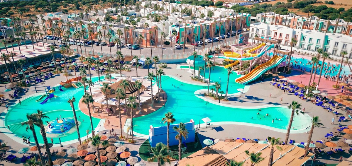 Resort com toboganes y piscinas. Black Friday | Hasta un 40% | En Hoteles Web Oficial