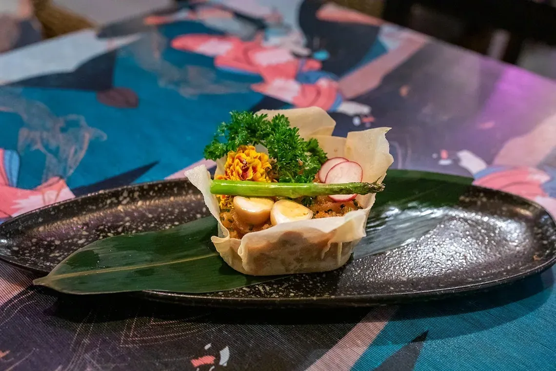 Plat gastronomique chez On Hotels : ON Corporativa. Ingrédients et présentation raffinés.