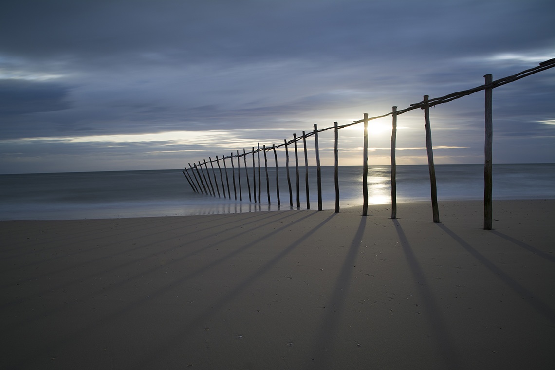 una vista aérea de un hotel en la playa