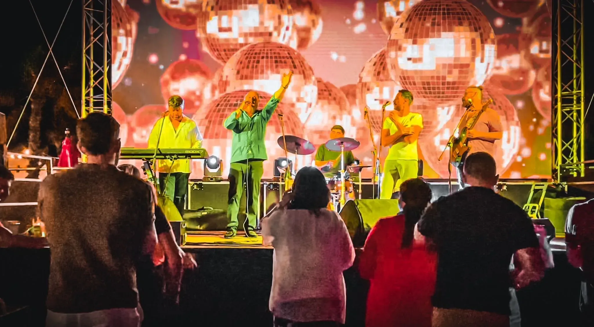 Banda en vivo en hotel, perfecto para eventos corporativos ON Hotels.