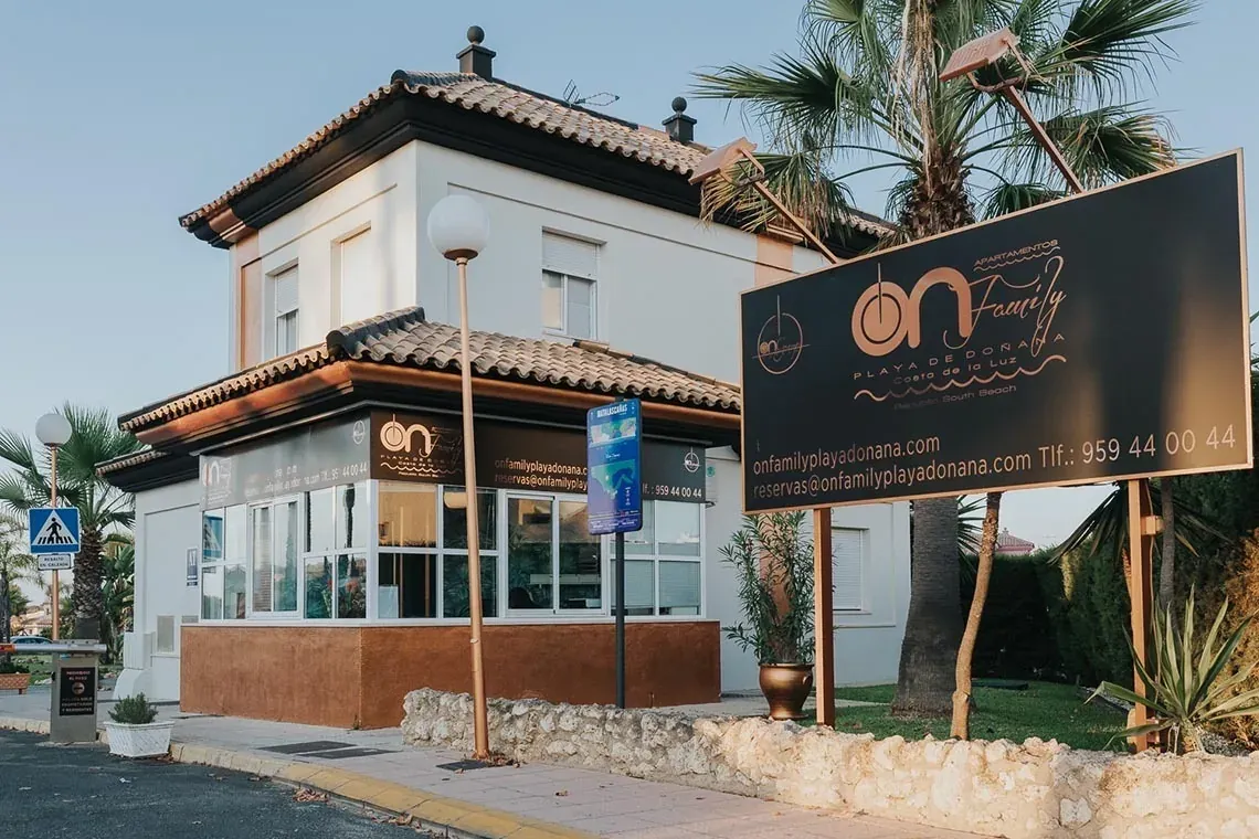 ON Family Playa Doñana: Apartamentos vacacionales frente a la playa. Reserva web oficial.