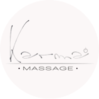 un logo pour un salon de massage avec le mot karma écrit à l' intérieur d' un cercle .