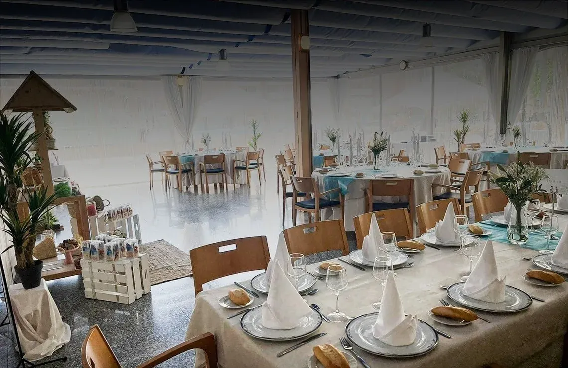Elegant event hall at On Hotels: ON Corporativa, tables set.