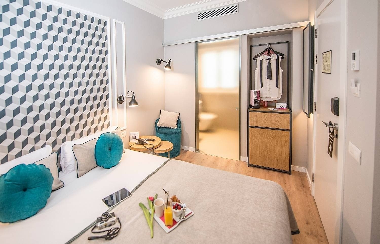 Chambre double avec salle de bain à l´Hôtel Boutique Mosaic by Ona Hotels, à Barcelone