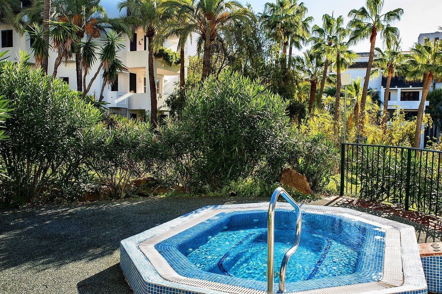 Detalle de jacuzzi del Hotel Ona Alanda Club Marbella