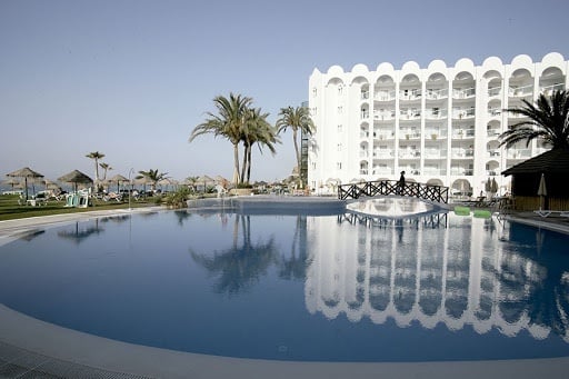 Detalle de piscina exterior del Hotel Ona Marinas de Nerja