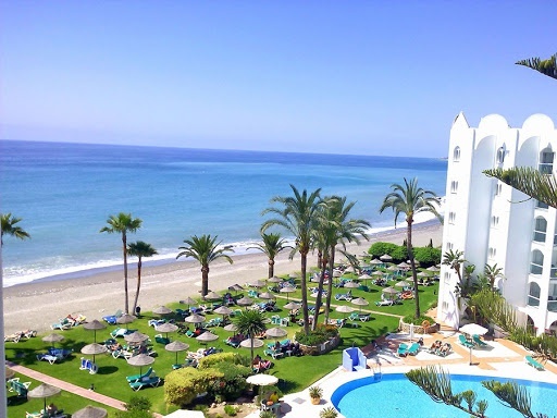 Panoramic view of the sea and facilities of the Hotel Ona Marinas in Nerja