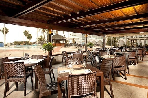 Comedor con vistas a la piscina del Hotel Ona Marinas de Nerja