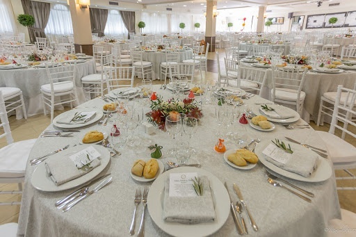 Detail der Tische im Veranstaltungsraum des Hotel Ona Marinas in Nerja