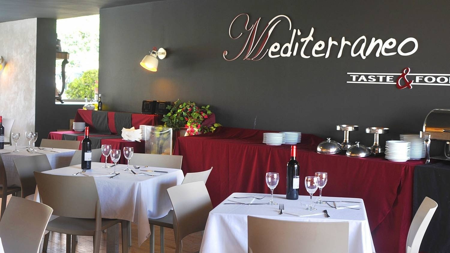 Salón del restaurante El Mediterráneo del hotel Ona Aucanada al Norte de Mallorca 