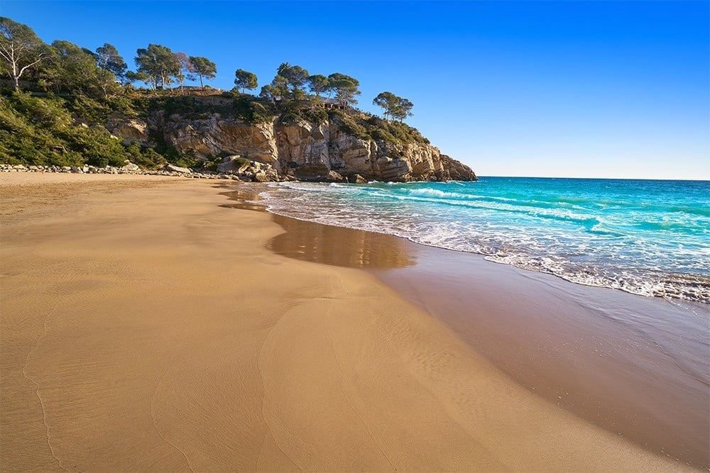 Cove of a Salou beach near the Ona Jardines Paraisol in Tarragona