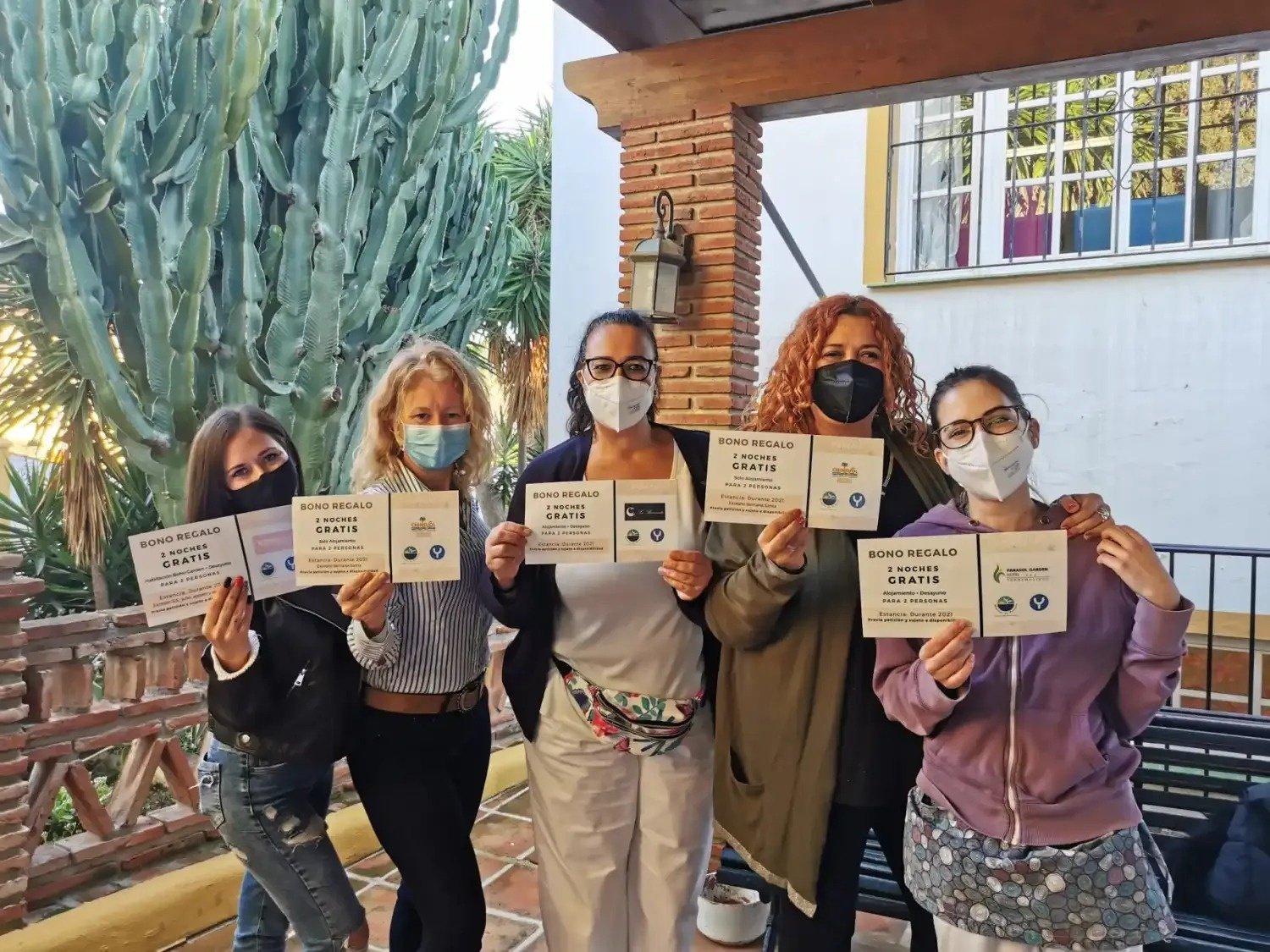 12 of our clients give away free nights to reward the work of the healthcare team at Fundación La Esperanza EBS
