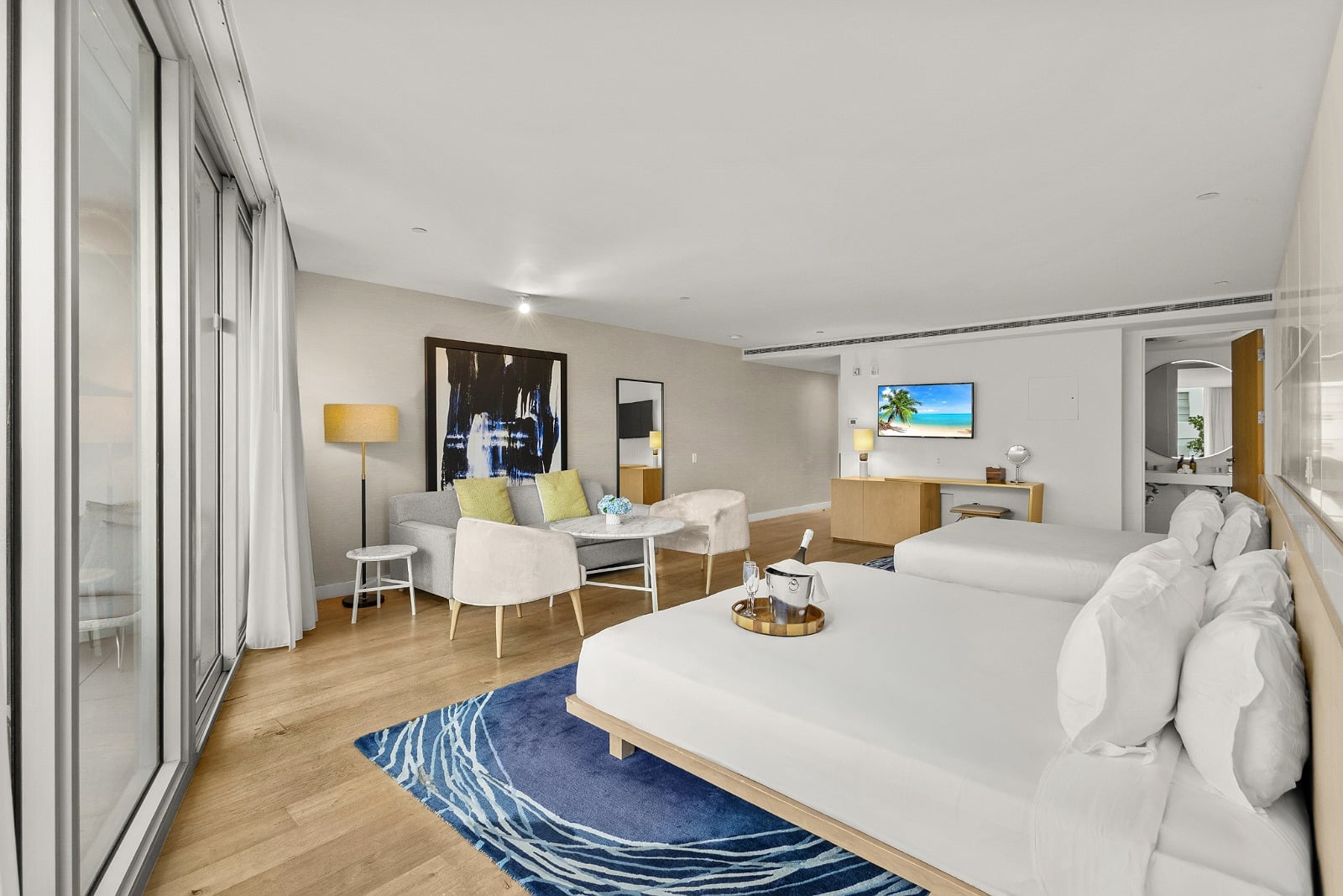 Suite deux lits king-size avec terrasse