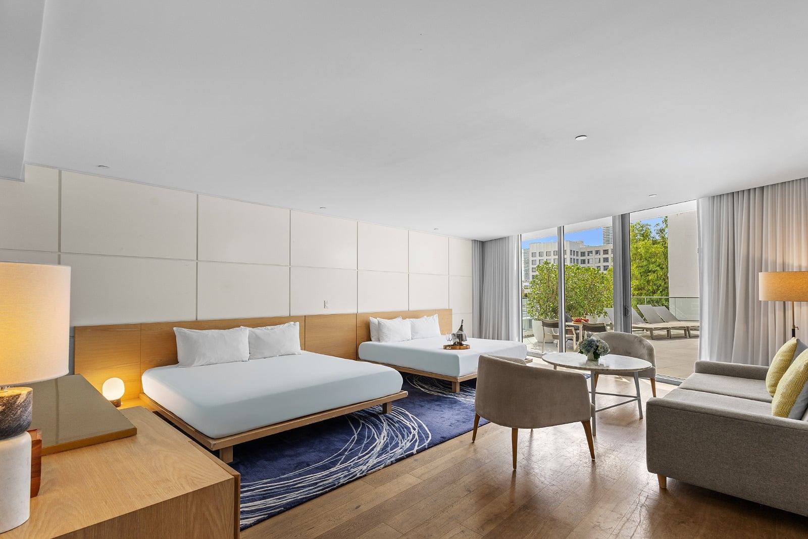 Suite deux lits king-size avec terrasse