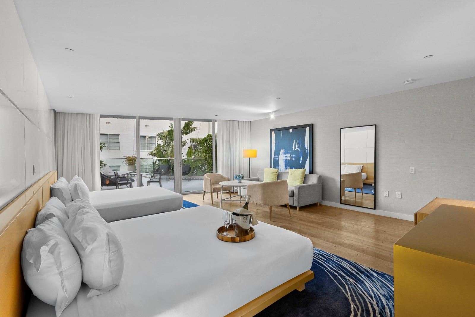 Suite deux lits king-size avec terrasse
