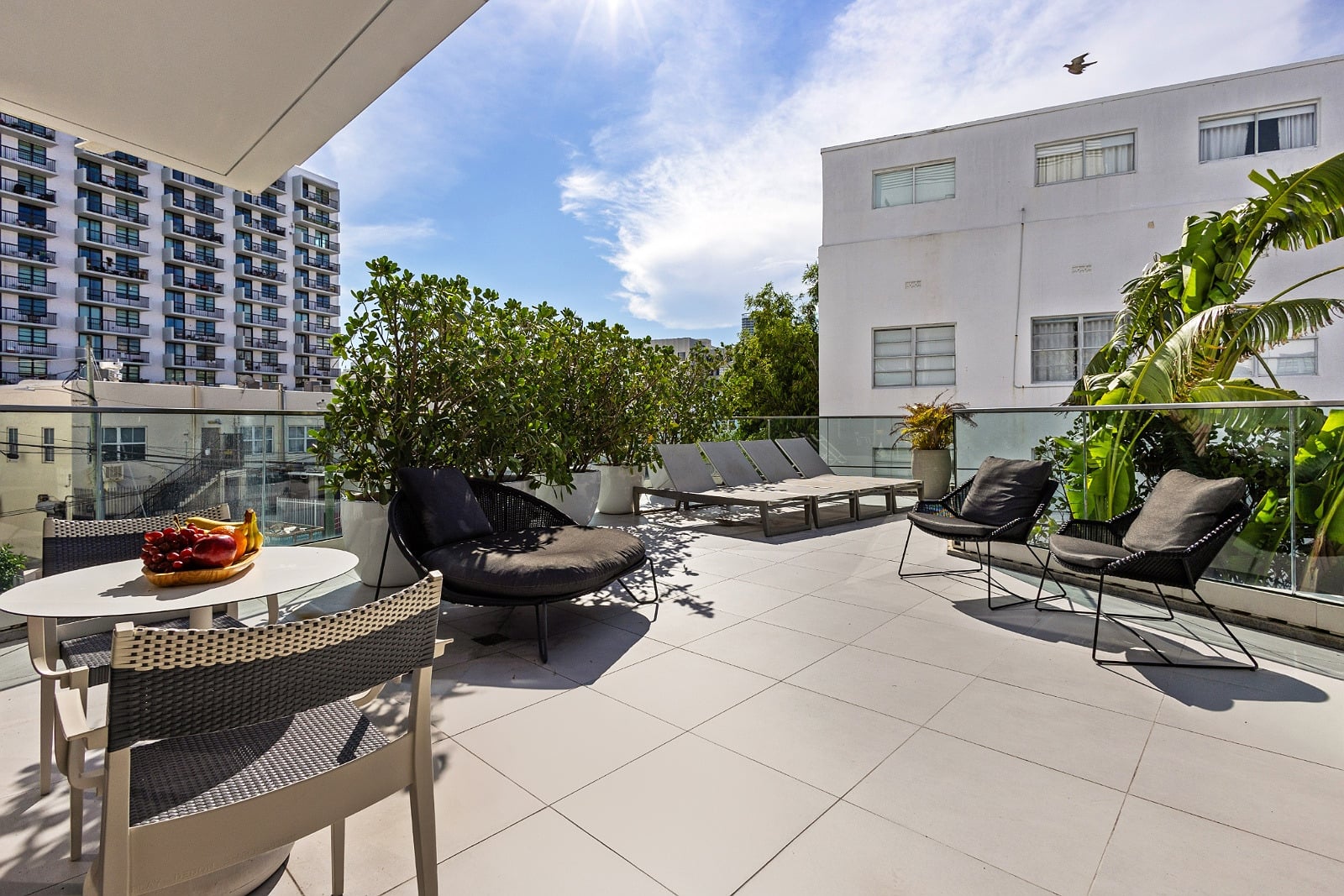 Suite deux lits king-size avec terrasse