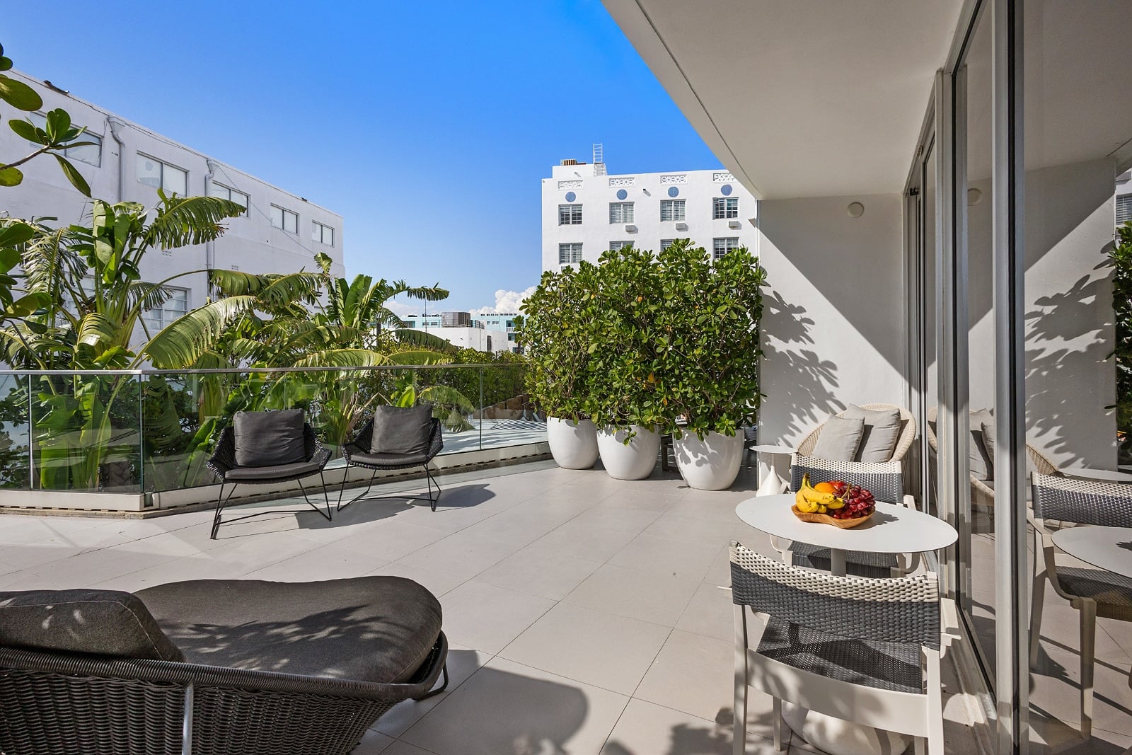 Suite deux lits king-size avec terrasse