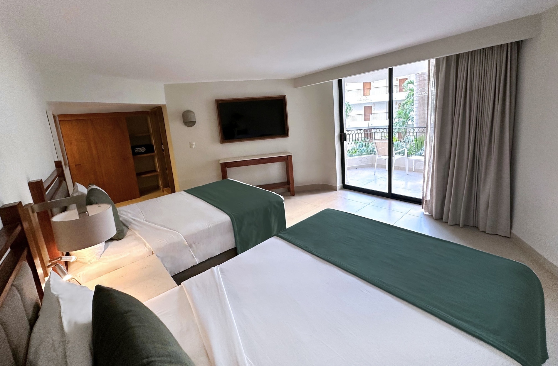 Park Royal Beach Acapulco