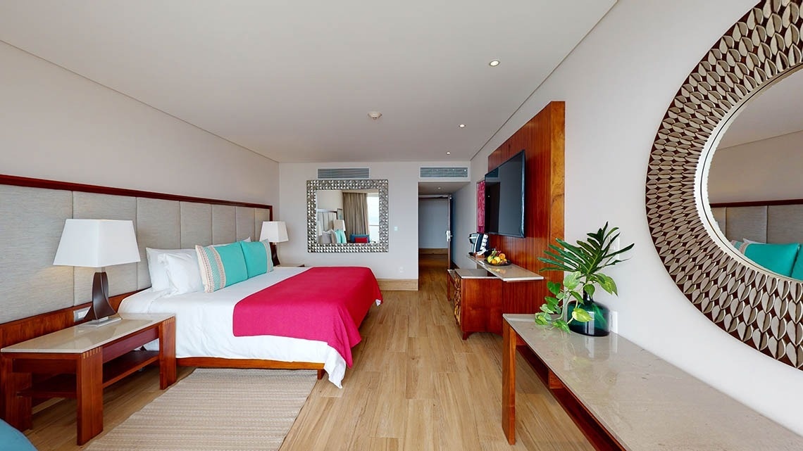 Panorámica de la habitación Premier Ocean Front del Hotel Grand Park Royal Puerto Vallarta