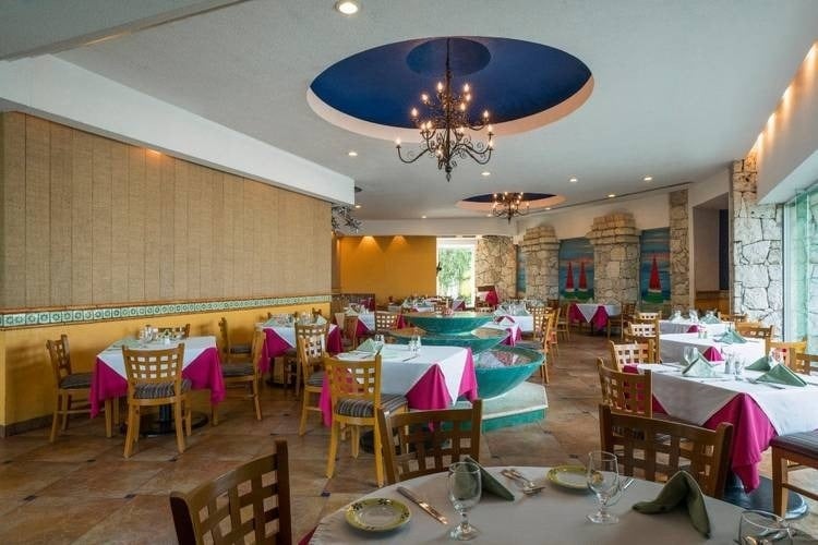O restaurante El Caribeño oferece cozinha tradicional mexicana no Park Royal Grand Cozumel