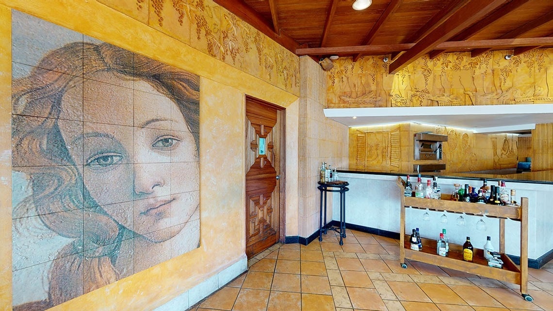 Detalhe da Vênus de Botticelli no restaurante La Trattoria no Park Royal Beach Acapulco Hotel